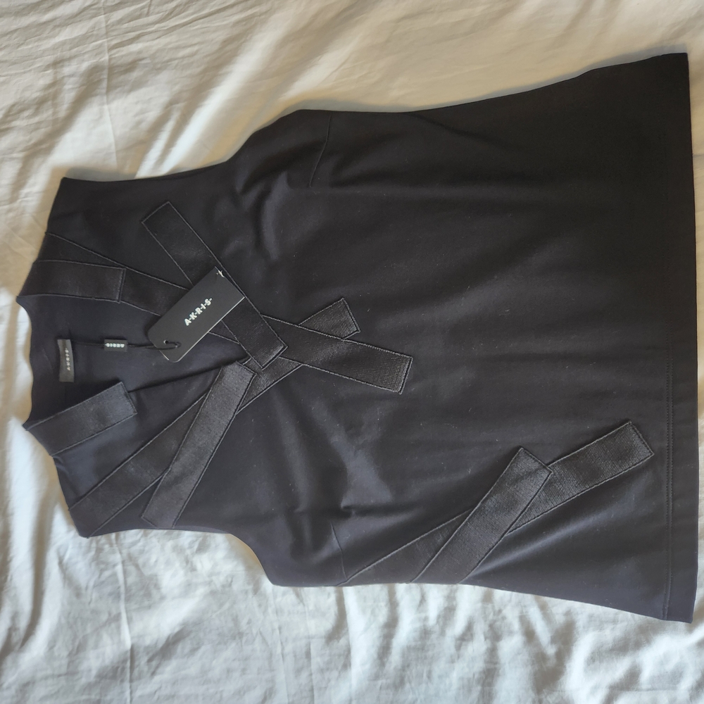 AKRIS Black Sleeveless Top with Strap Details